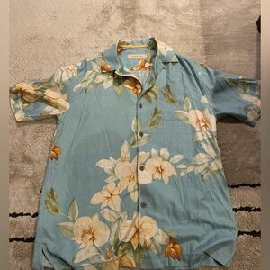 Tommy Bahamas shirt worn less than 5 times